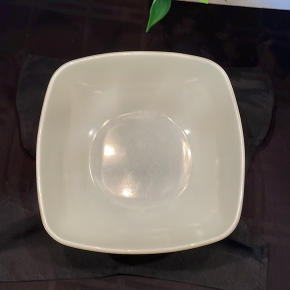 VINTAGE PYREX SQUARE MIXING HOSTESS SNACK BOWL 525B-025 2 1/2 QT - Picture 2 of 5